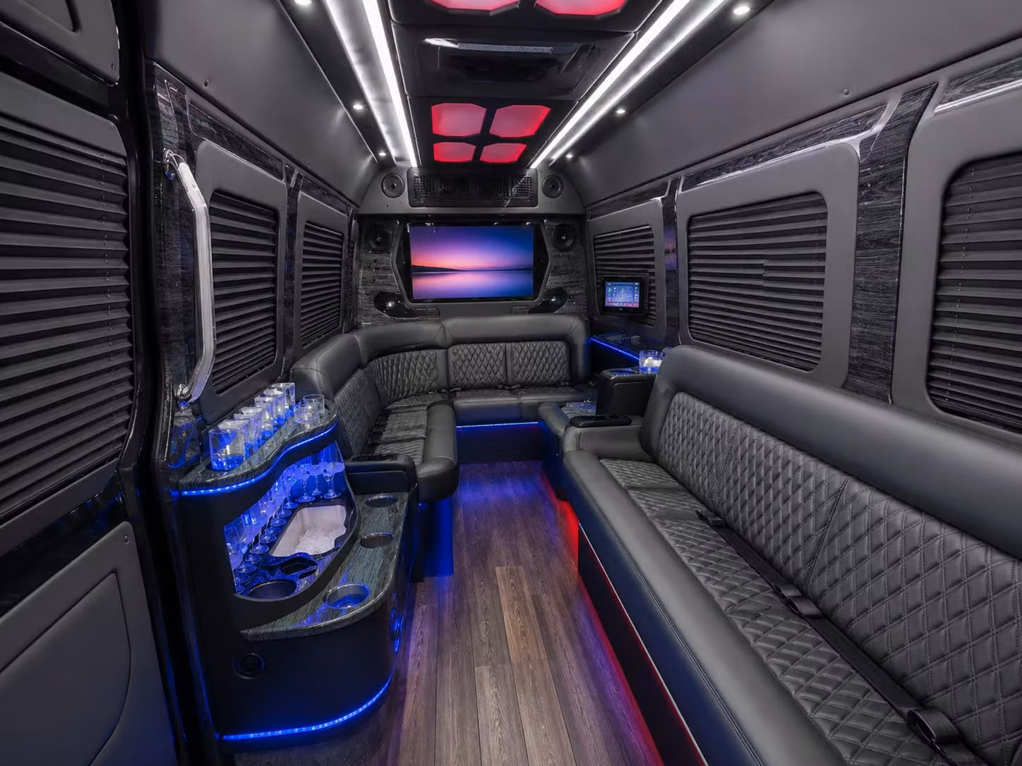 reliable airport transfers for government officials and military personnel at dtw